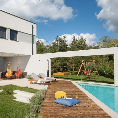 Leccino Labin (Istria)